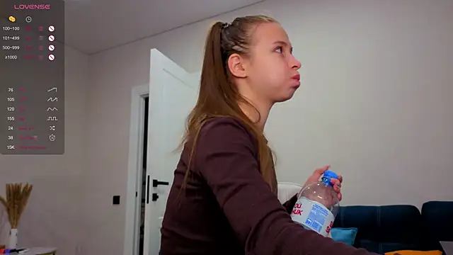 Snapshot of Dream_emma chatting on 11-25-25, 01:49 Dream emma online show from 11-25-25, 01:49