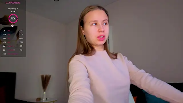 Snapshot of Dream_emma chatting on 11-29-25, 04:48 Dream emma online show from 11-29-25, 04:48