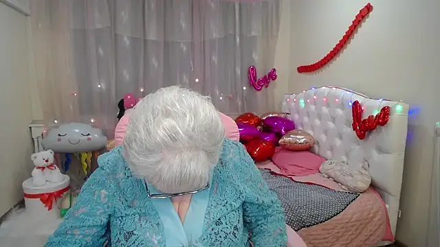 KayleSmoll online show from 02-05-25, 04:37