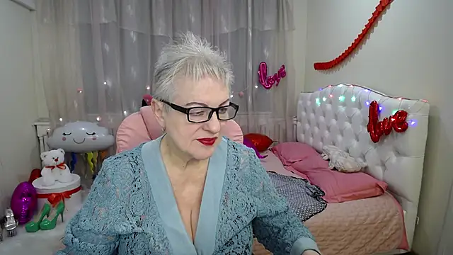 KayleSmoll online show from 02-18-25, 07:41