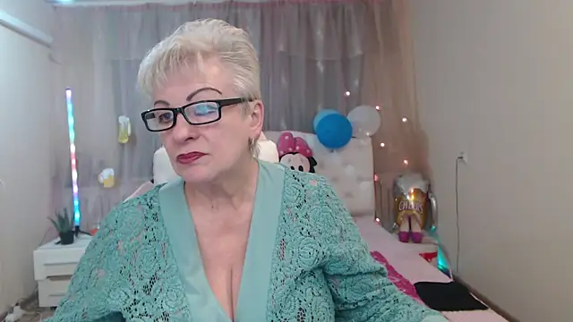 KayleSmoll online show from 10-08-25, 06:27