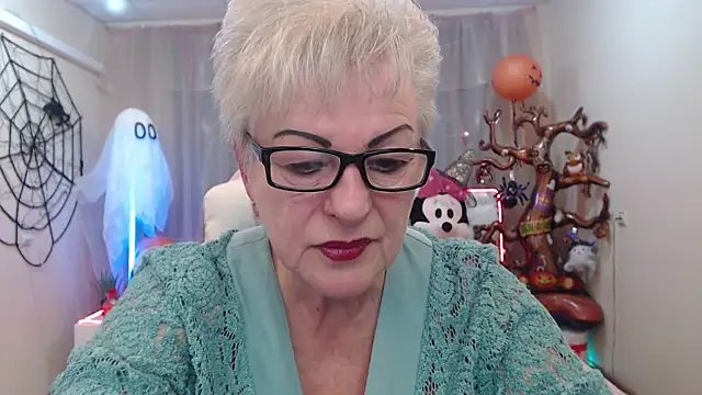 KayleSmoll online show from 10-22-25, 06:29