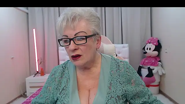 KayleSmoll online show from 04-18-26, 06:45