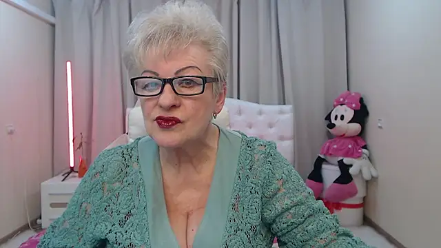 Snapshot of KayleSmoll chatting on 04-24-26, 06:43 KayleSmoll online show from 04-24-26, 06:43