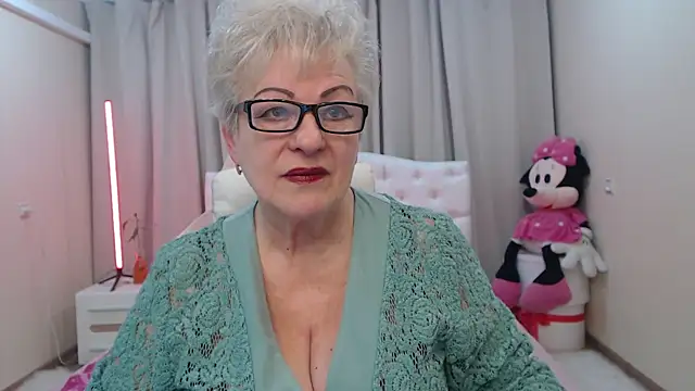 Snapshot of KayleSmoll chatting on 05-01-26, 06:34 KayleSmoll online show from 05-01-26, 06:34