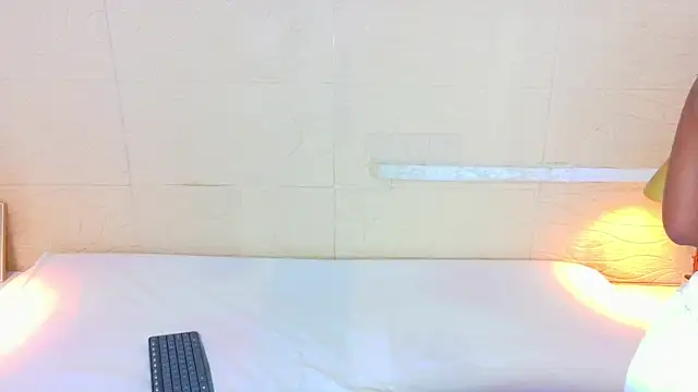 Snapshot of Shamiraa_moore chatting on 12-19-25, 06:37 Shamiraa moore online show from 12-19-25, 06:37