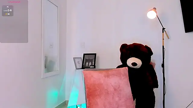 Hannaos online show from 12-10-24, 12:16