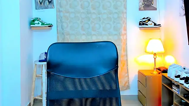 Hazzan Velez online show from 12-14-24, 11:23