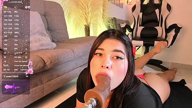 Snapshot of Danna_adams01 chatting on 03-22-25, 03:41 Danna adams01 online show from 03-22-25, 03:41