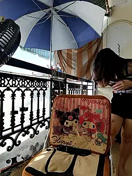 Snapshot of lyna_bl chatting on 12-18-25, 01:11 lyna bl online show from 12-18-25, 01:11