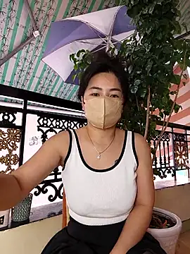 lyna bl online show from 04-13-26, 12:27