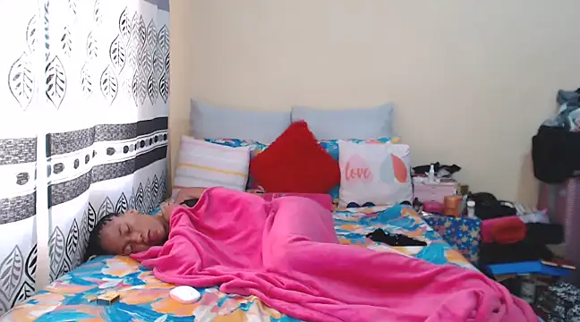 Snapshot of Kylie_Hairy_Bbc chatting on 01-30-25, 08:01 Kylie Hairy Bbc online show from 01-30-25, 08:01