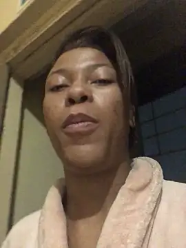 Snapshot of Kylie_Hairy_Bbc chatting on 10-11-25, 06:28 Kylie Hairy Bbc online show from 10-11-25, 06:28