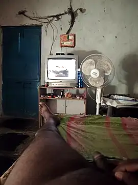 RoundHandler3 online show from 01-08-26, 09:11