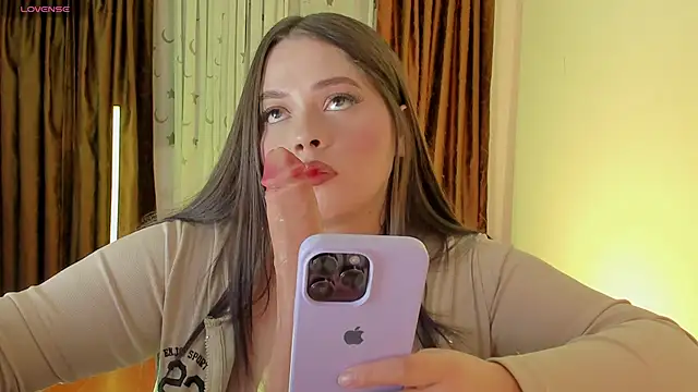 dennisbonnet  online show from 04-22-26, 04:15