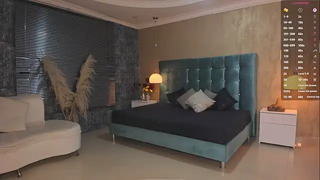 MelanieRioss online show from 02-25-26, 01:32