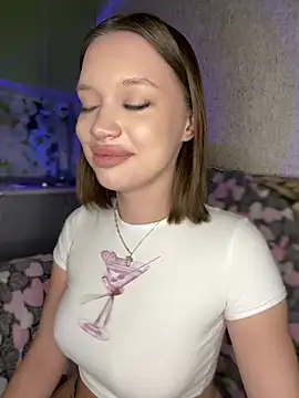 Snapshot of bunnyrich chatting on 12-15-24, 11:20 bunnyrich online show from 12-15-24, 11:20