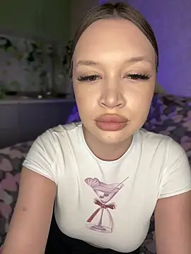 Snapshot of bunnyrich chatting on 12-19-24, 05:18 bunnyrich online show from 12-19-24, 05:18