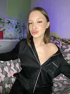 Snapshot of bunnyrich chatting on 01-11-25, 01:27 bunnyrich online show from 01-11-25, 01:27