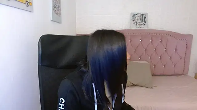 shaneelle online show from 03-12-25, 03:02