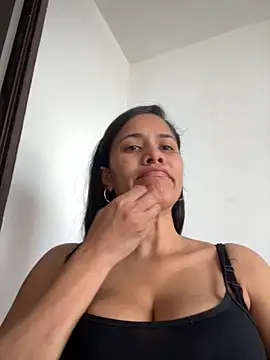 ambarsmith02 online show from 11-02-25, 05:15