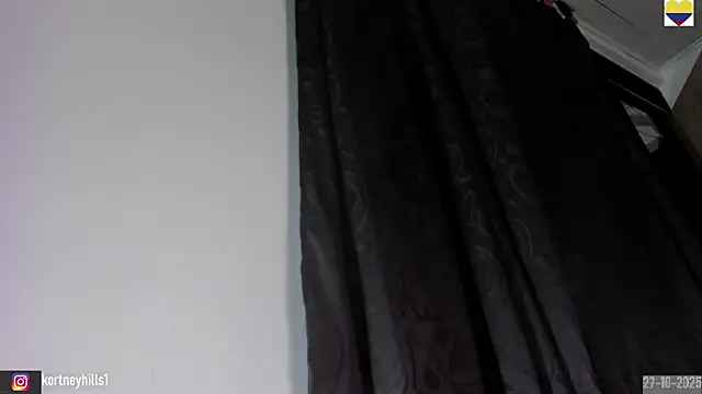 Snapshot of sexykortney chatting on 10-28-25, 01:42 sexykortney online show from 10-28-25, 01:42