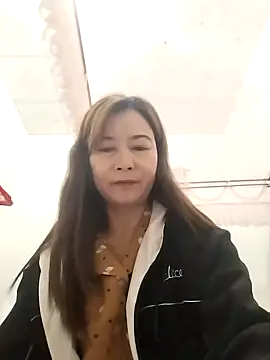 Sexy-ladyboobs20 online show from 01-05-25, 10:40