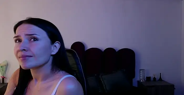 cristal hilton 10 online show from 02-10-26, 11:09