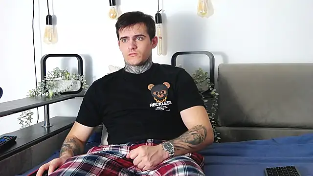 Snapshot of CarterCole chatting on 02-03-25, 11:31 CarterCole online show from 02-03-25, 11:31