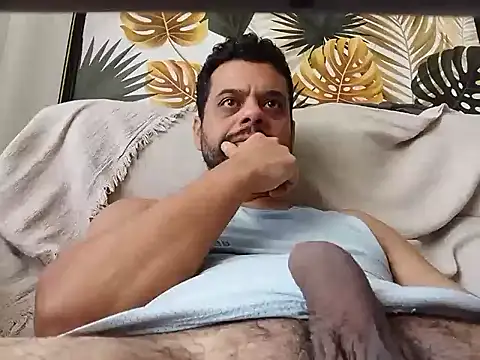 Snapshot of HornyBeachBoyBR chatting on 11-12-25, 01:55 HornyBeachBoyBR online show from 11-12-25, 01:55