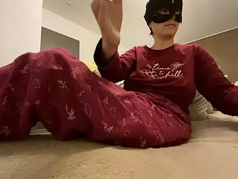 Snapshot of Marilou1983 chatting on 01-07-25, 09:46 Marilou1983 online show from 01-07-25, 09:46