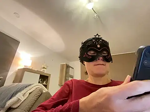 Snapshot of Marilou1983 chatting on 02-12-25, 09:01 Marilou1983 online show from 02-12-25, 09:01