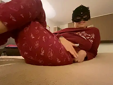 Snapshot of Marilou1983 chatting on 03-13-25, 09:37 Marilou1983 online show from 03-13-25, 09:37