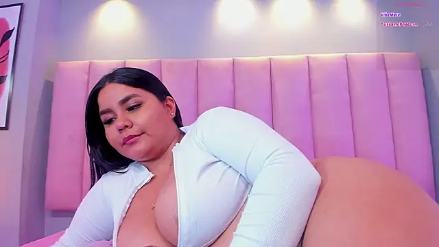 Snapshot of KeilyRoss chatting on 03-15-25, 12:15 KeilyRoss online show from 03-15-25, 12:15