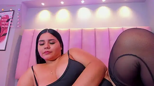 Snapshot of KeilyRoss chatting on 03-23-25, 02:26 KeilyRoss online show from 03-23-25, 02:26