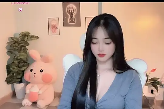 Snapshot of _Aimy_ chatting on 12-13-25, 07:53 Aimy online show from 12-13-25, 07:53