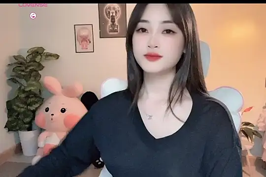 Snapshot of _Aimy_ chatting on 12-22-25, 05:43 Aimy online show from 12-22-25, 05:43