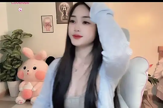 Snapshot of _Aimy_ chatting on 12-23-25, 05:49 Aimy online show from 12-23-25, 05:49