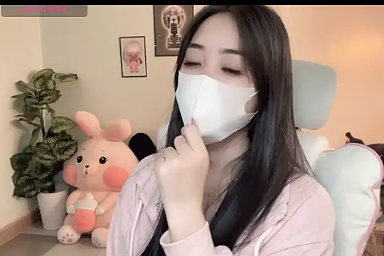 Snapshot of _Aimy_ chatting on 01-12-26, 06:18 Aimy online show from 01-12-26, 06:18