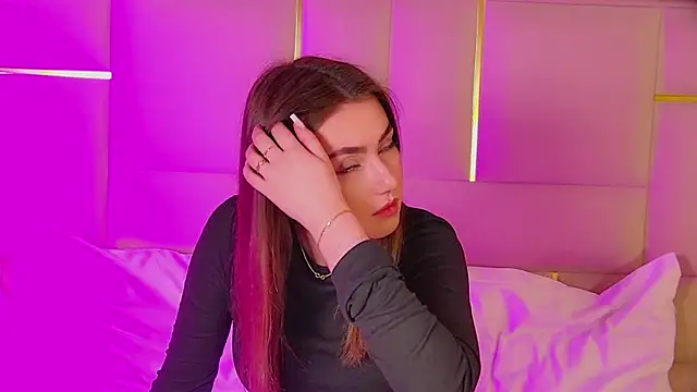 Snapshot of AliceMoreno chatting on 11-17-25, 05:08 AliceMoreno online show from 11-17-25, 05:08