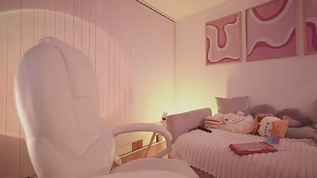 Snapshot of -SofiaCastillo- chatting on 02-12-25, 12:33 -SofiaCastillo- online show from 02-12-25, 12:33