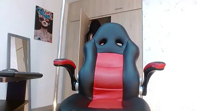 Snapshot of PaulinaRubio_ chatting on 12-27-24, 07:24 PaulinaRubio online show from 12-27-24, 07:24