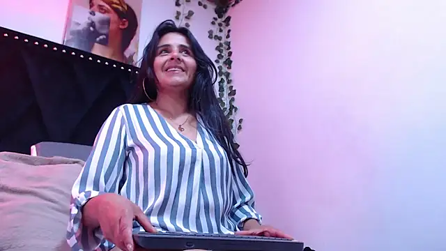  Marcela   online show from 09-21-25, 12:51