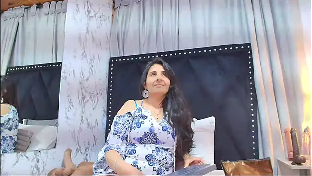 Snapshot of _Marcela__ chatting on 06-30-26, 11:33 Marcela online show from 06-30-26, 11:33