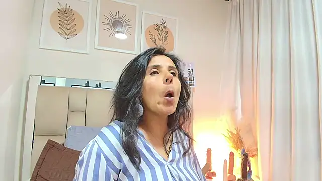 Snapshot of _Marcela__ chatting on 07-04-26, 11:27 Marcela online show from 07-04-26, 11:27