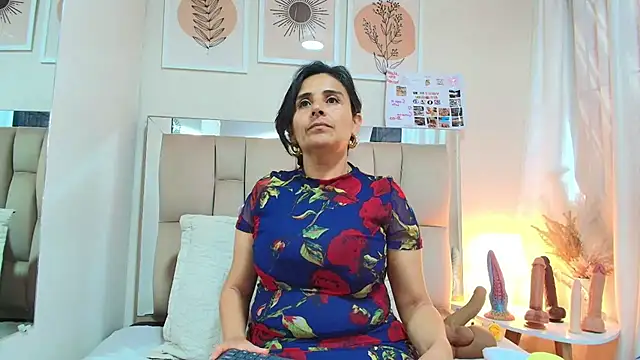 Snapshot of _Marcela__ chatting on 07-07-26, 11:47 Marcela online show from 07-07-26, 11:47