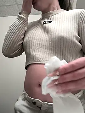 ImCarolinaCutiexxx online show from 10-10-25, 04:11