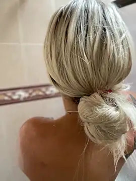 SamaraJay1 online show from 12-18-24, 01:02