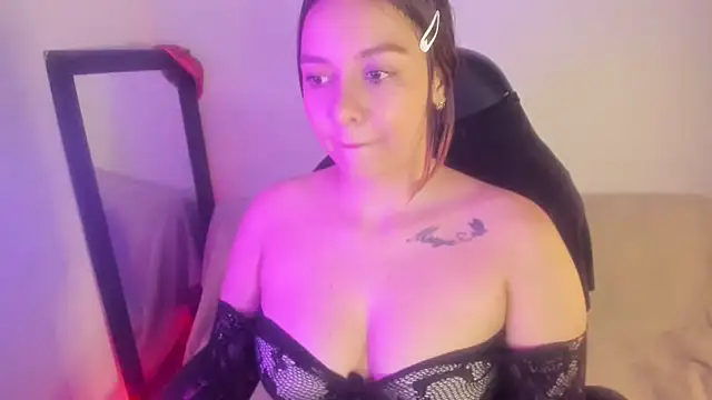 Snapshot of iambrihana chatting on 02-11-25, 12:49 iambrihana online show from 02-11-25, 12:49