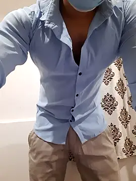 Snapshot of Guyinshortss chatting on 09-20-25, 08:32 Guyinshortss online show from 09-20-25, 08:32